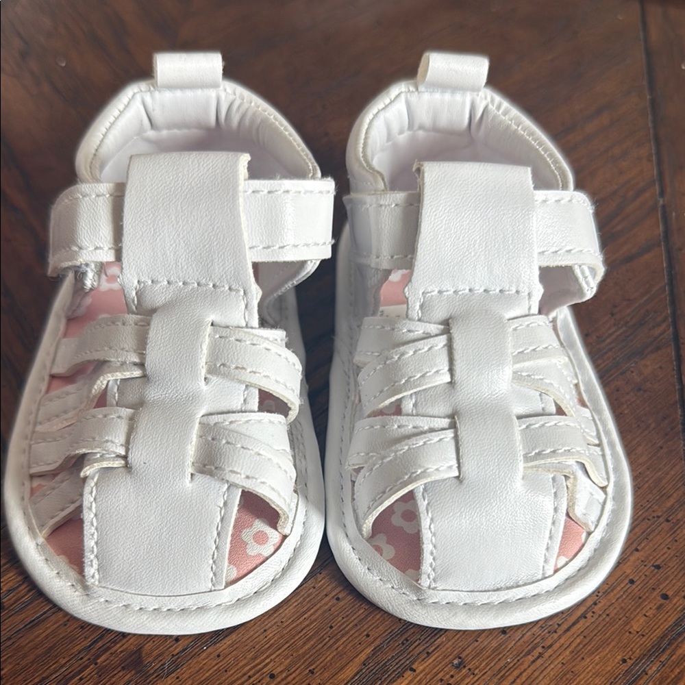 White Kids Sandals size 3